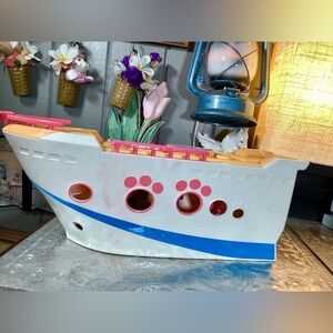 2016 Hasbro Littlest Pet Shop Cruise Ship Playset (Flaws)